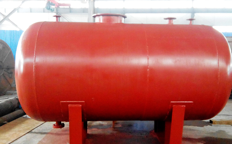 鋼襯塑儲(chǔ)罐的工藝優(yōu)勢: